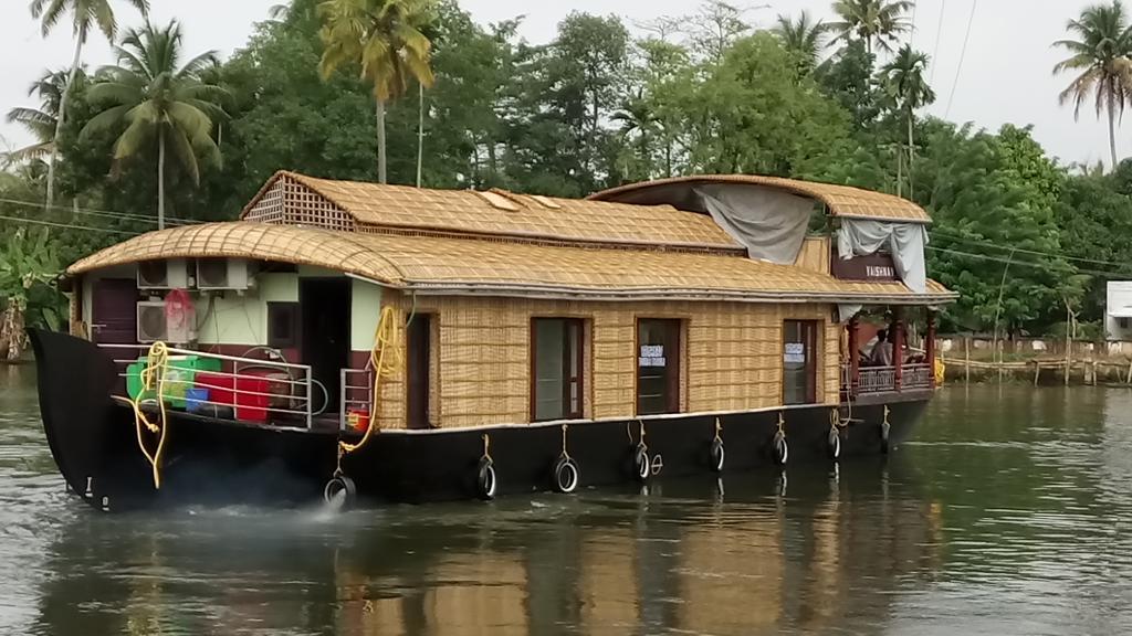 فندق فايشناف توورز Alappuzha المظهر الخارجي الصورة